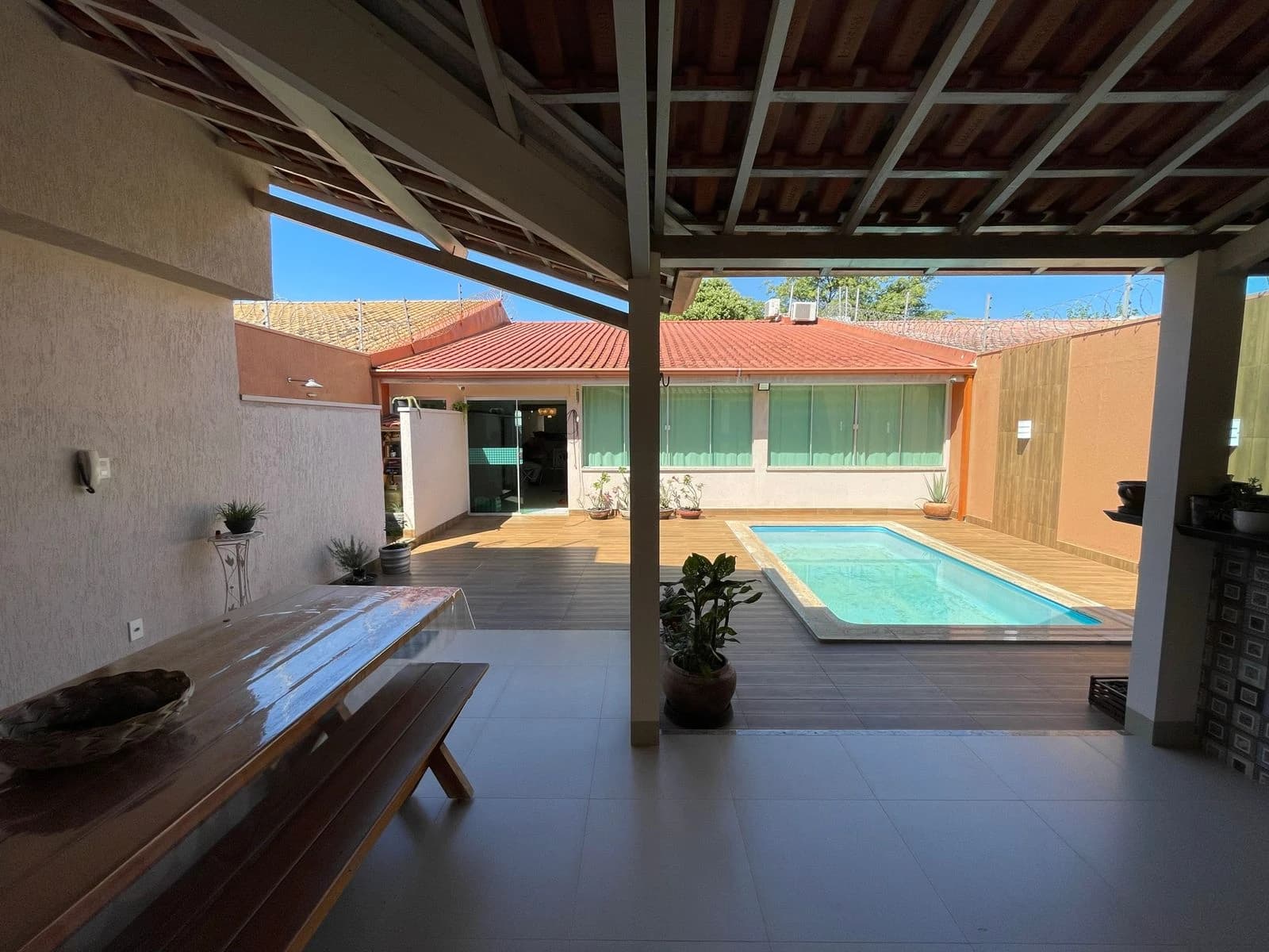 Casa com piscina no Flodoaldo pontes 