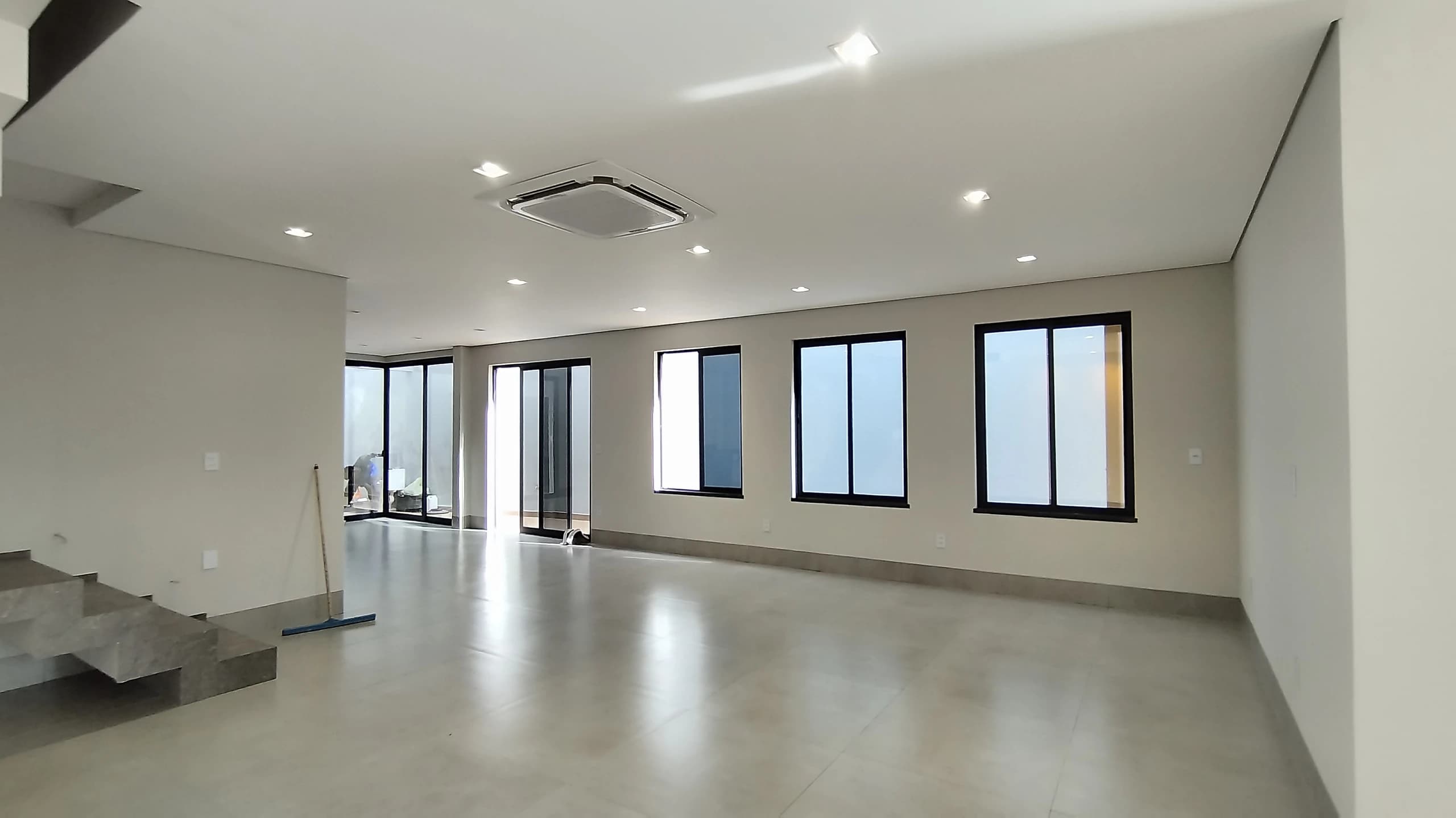 Sobrado de alto padrão no Recanto do Bosque 